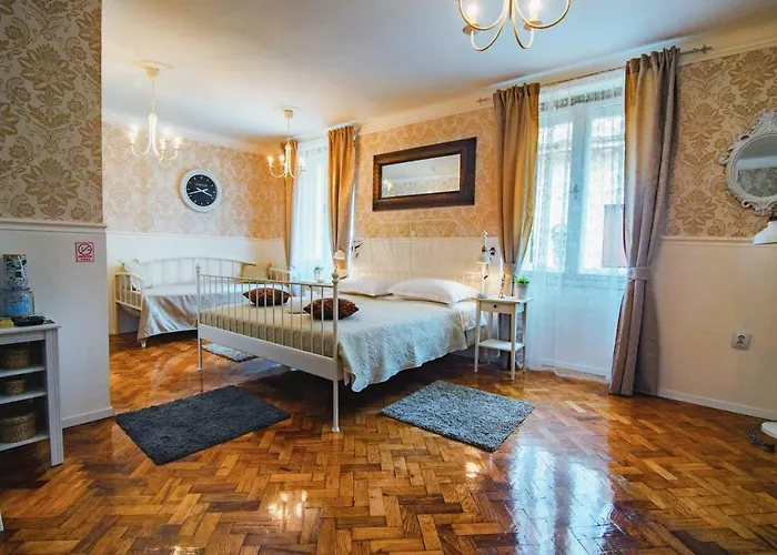 Mama's And Papa's Luxury