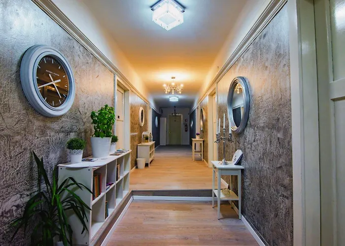 Mama's And Papa's Luxury Split