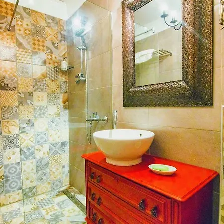 Guest house Mama's And Papa's Luxury 3*